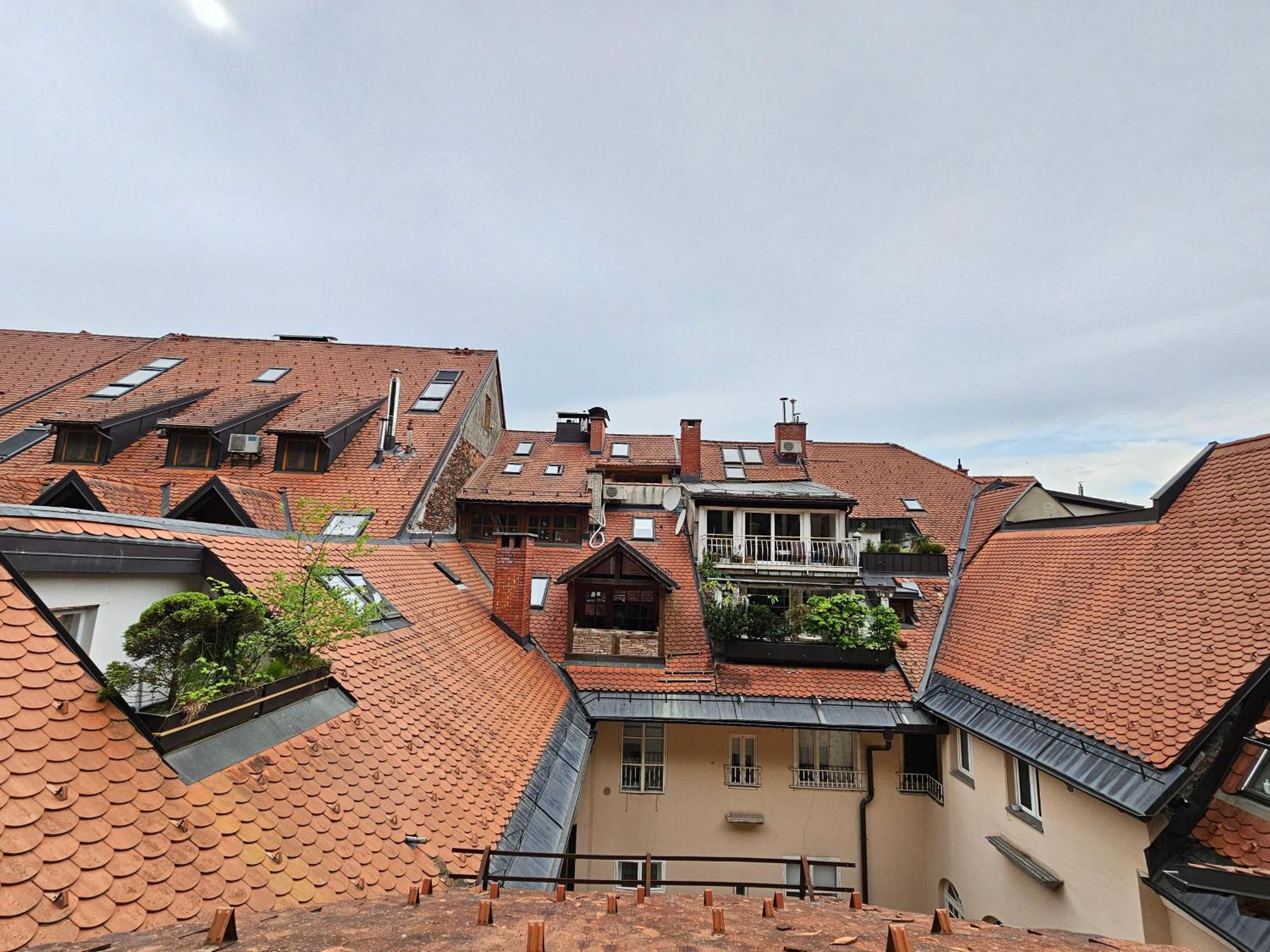 Apartment Nina With Private Terrace Tour As ลูบลิยานา ภายนอก รูปภาพ